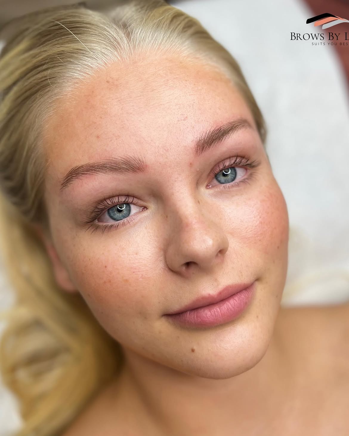 Hairstrokes Ergebnis für spärliche Augenbrauen